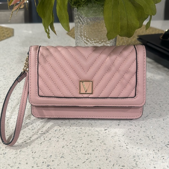 💕Victoria's Secret Leather Wristlet Wallets - Picture 10 of 11